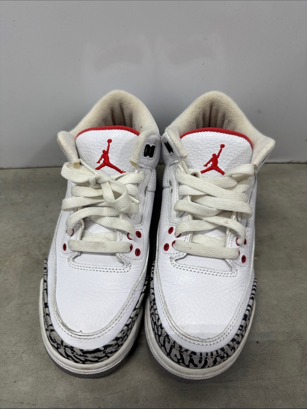 Jordan 3s Big Kids Sz 4